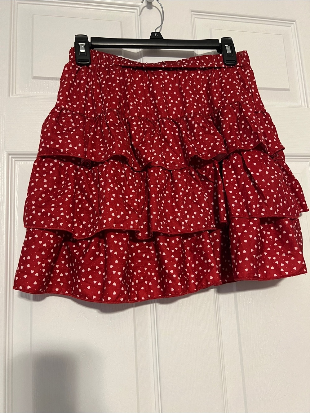 SHEIN Red Tiered Mini Skirt with White Heart Print